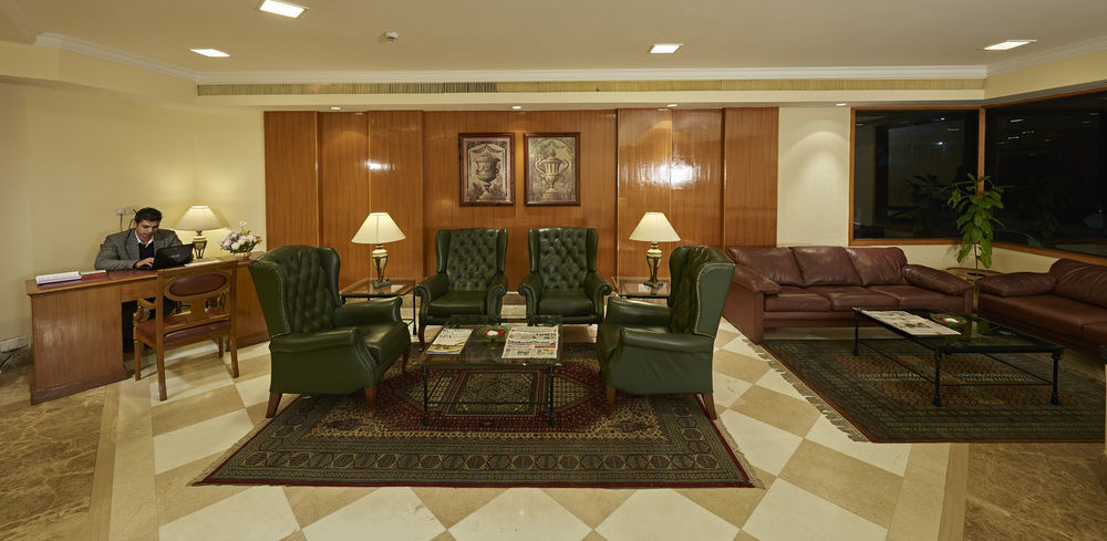Club Mahindra White Meadows Hotell Manāli Exteriör bild