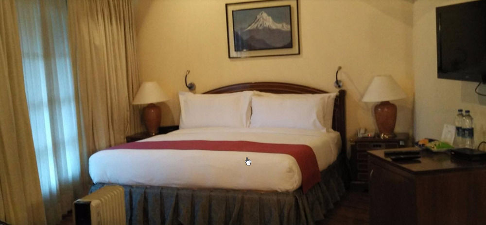 Club Mahindra White Meadows Hotell Manāli Exteriör bild